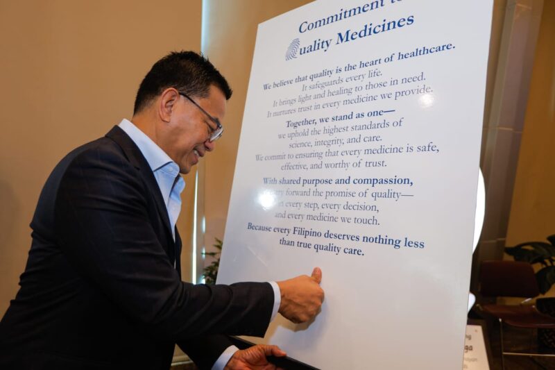 PMA President Dr. Hector M. Santos, Jr. led attendees in reciting this commitment statement.