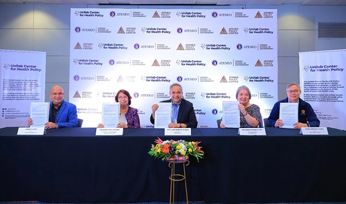 From left to right: Ruben “John” A. Basa, Program Director, Unilab Center for Health Policy; Maria Luz C. Vilches, PhD, Vice-President for Higher Education, Ateneo de Manila University; Atty. Jose Maria A. Ochave, Executive Director, Unilab Foundation; Dr. Maria Eufemia C. Yap, Senior Research Fellow at Ateneo Policy Center; and Philip Arnold P. Tuaño PhD, Dean, Ateneo School of Government